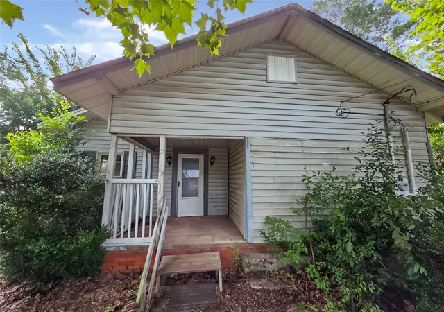 Photo 3 of Sale Pending at 416 Sycamore St, Grapeland, TX 75844 | MLS# 21334648 | Listing updated on 2026-09-25