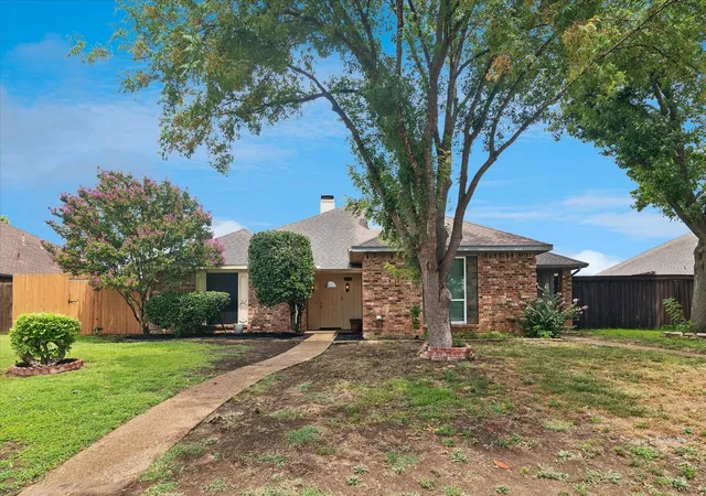 Photo 2 of Sale Pending at 3318 Wells Dr, Plano, TX 75093 | MLS# 21334150 | Listing updated on 2026-09-08