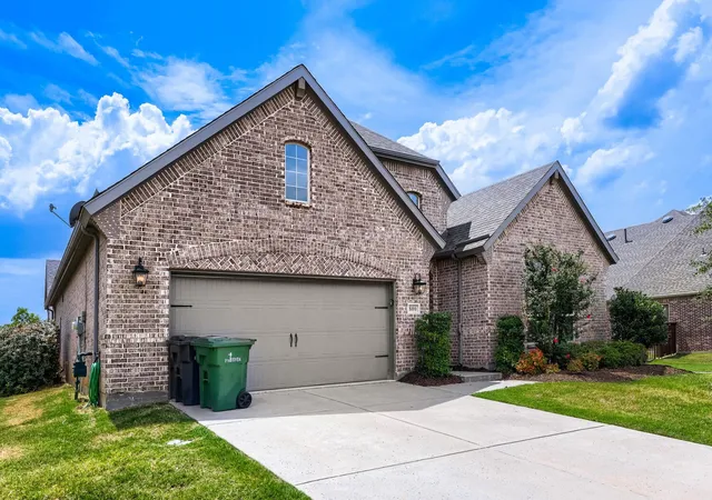 Photo 2 of Single family home for sale at 800 Agave Dr, Prosper, TX 75078 | MLS# 21334433 | Listing updated on 2026-10-01