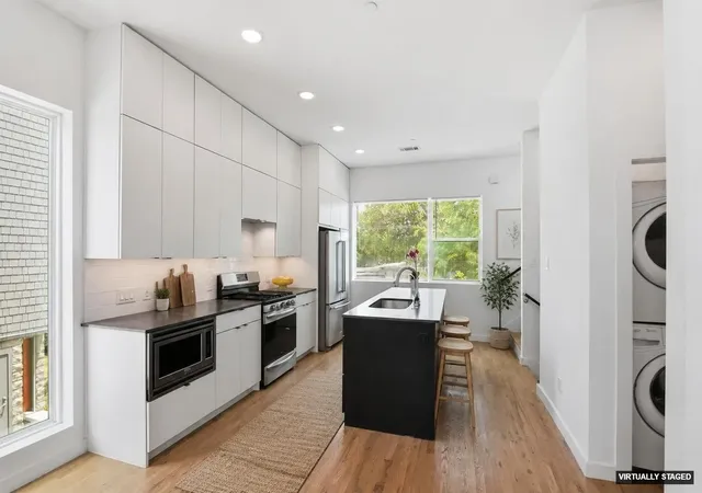 Condo for sale at 427 W 10Th St #101, Dallas, TX 75208 | MLS# 21330826 | Listing updated on 2026-09-14