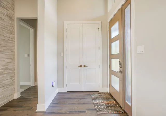 Photo 4 of Single family home for sale at 323 Stone Mountain Rd, Cresson, TX 76035 | MLS# 21334440 | Listing updated on 2026-09-25