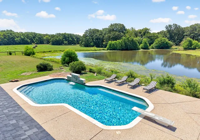 Photo 1 of Single family home for sale at 3041 Choctaw Rd, Commerce, TX 75428 | MLS# 21333975 | Listing updated on 2026-09-11