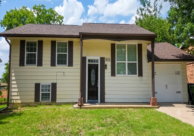 Photo 2 of Single family home for sale at 901 E Daugherty Dr, Garland, TX 75041 | MLS# 21332735 | Listing updated on 2026-09-13