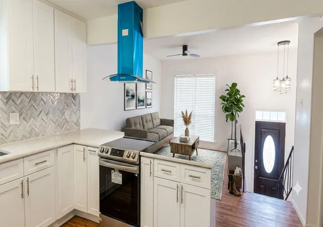 Photo 3 of Single family home for sale at 901 E Daugherty Dr, Garland, TX 75041 | MLS# 21332735 | Listing updated on 2026-09-13
