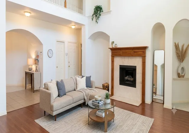Photo 4 of Single family home for sale at 1108 Marisa Ln, De Soto, TX 75115 | MLS# 21332727 | Listing updated on 2026-09-13