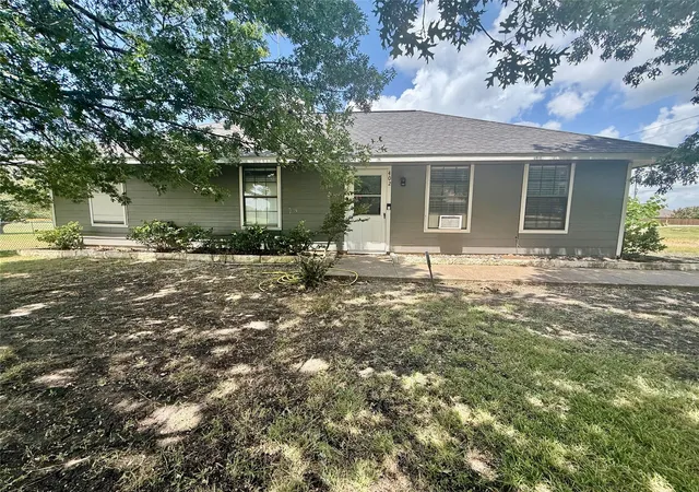 Photo 1 of Single family home for sale at 402 Lloyds Ln, Josephine, TX 75189 | MLS# 21334849 | Listing updated on 2026-08-02
