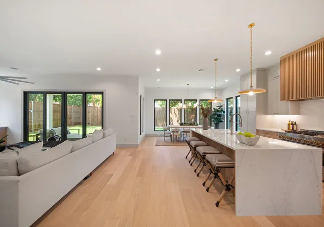 Photo 4 of Single family home for sale at 4347 Somerville Ave, Dallas, TX 75206 | MLS# 21334650 | Listing updated on 2026-09-09