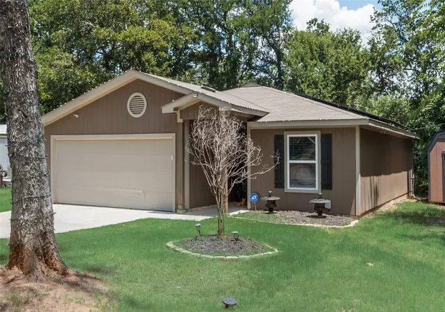 Photo 1 of Sale Pending at 1312 Dawn Ct, Azle, TX 76020 | MLS# 21334853 | Listing updated on 2026-09-26