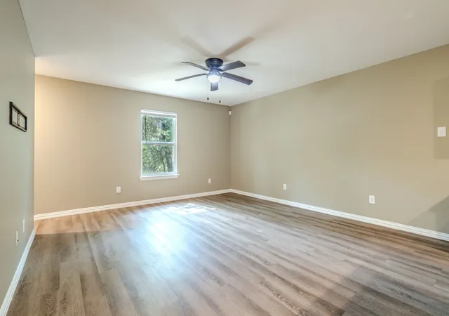 Photo 3 of Sale Pending at 1312 Dawn Ct, Azle, TX 76020 | MLS# 21334853 | Listing updated on 2026-09-26