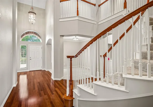 Photo 2 of Single family home for sale at 44 Creekside Dr, Roanoke, TX 76262 | MLS# 21329239 | Listing updated on 2026-09-12