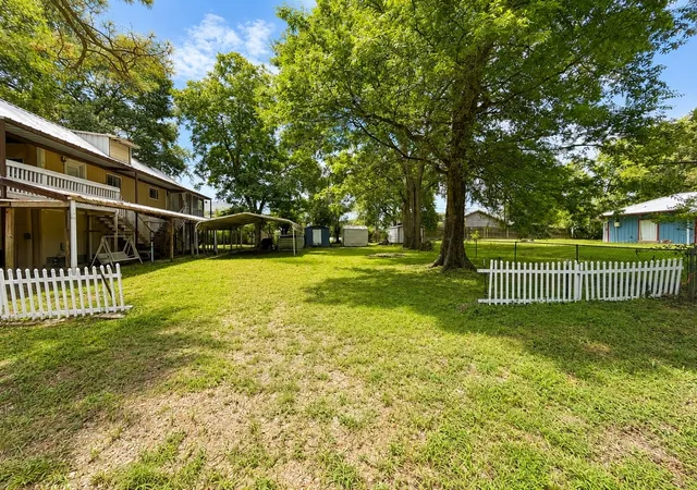 Photo 3 of Single family home for sale at 205 Loon Bay Dr, Gun Barrel City, TX 75156 | MLS# 21330313 | Listing updated on 2026-09-14