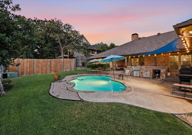 Photo 3 of Single family home for sale at 6007 Forestcreek Ct, Arlington, TX 76016 | MLS# 21309424 | Listing updated on 2026-10-06