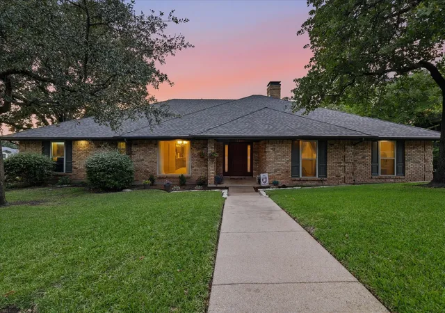 Photo 1 of Single family home for sale at 6007 Forestcreek Ct, Arlington, TX 76016 | MLS# 21309424 | Listing updated on 2026-10-06