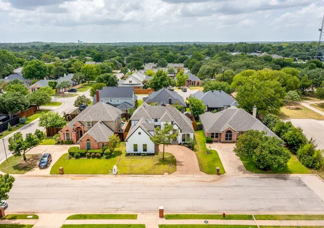Photo 3 of Single family home for sale at 5102 Shadowood Rd, Colleyville, TX 76034 | MLS# 21334898 | Listing updated on 2026-09-26