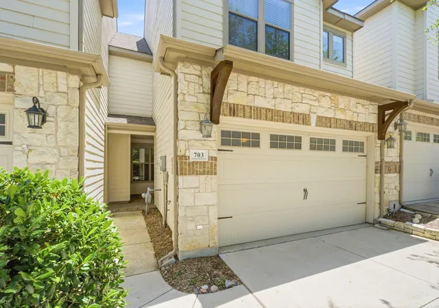 Photo 3 of Sale Pending at 703 Chestnut Hill Dr, Allen, TX 75013 | MLS# 21334983 | Listing updated on 2026-09-12