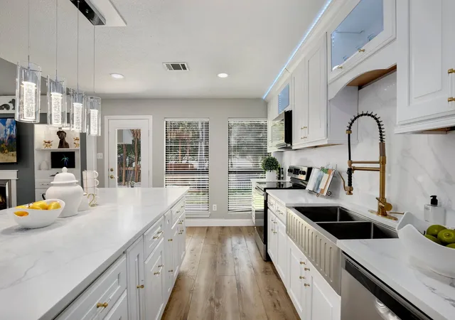 Sale Pending at 4313 Kenwood Dr, Grapevine, TX 76051 | MLS# 21334992 | Listing updated on 2026-10-06