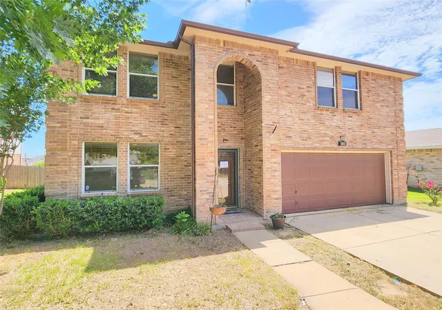 Photo 1 of Sale Pending at 2120 Navada Wy, Justin, TX 76247 | MLS# 21335014 | Listing updated on 2026-07-31
