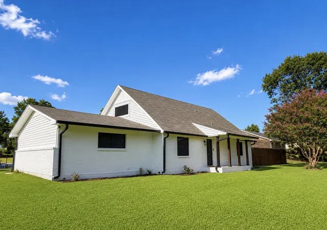 Photo 2 of Single family home for sale at 519 Clearwater Rd, Grand Saline, TX 75140 | MLS# 21335060 | Listing updated on 2026-09-10
