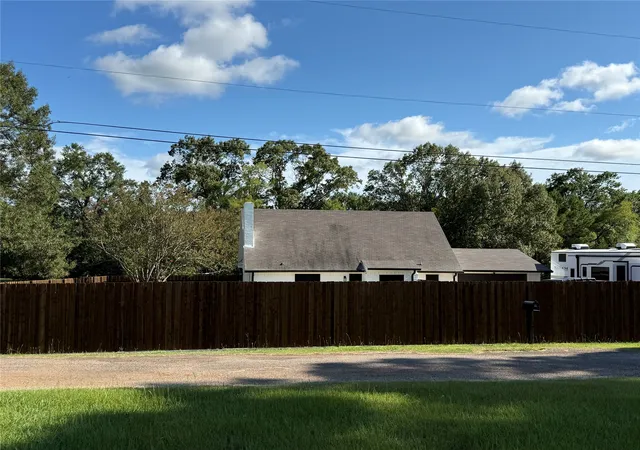 Photo 3 of Single family home for sale at 519 Clearwater Rd, Grand Saline, TX 75140 | MLS# 21335060 | Listing updated on 2026-09-10