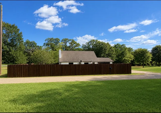 Photo 4 of Single family home for sale at 519 Clearwater Rd, Grand Saline, TX 75140 | MLS# 21335060 | Listing updated on 2026-09-10