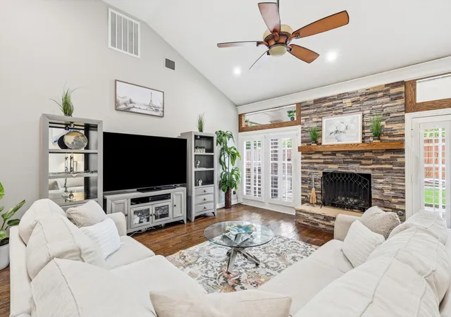 Photo 3 of Sale Pending at 4605 Ainsley Dr, Plano, TX 75024 | MLS# 21333954 | Listing updated on 2026-09-08