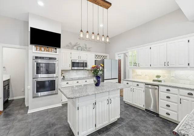 Photo 4 of Sale Pending at 4605 Ainsley Dr, Plano, TX 75024 | MLS# 21333954 | Listing updated on 2026-09-08