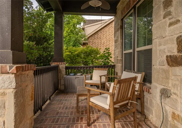 Photo 3 of Single family home for sale at 1050 Lone Ivory Trl, Arlington, TX 76005 | MLS# 21332793 | Listing updated on 2026-09-11