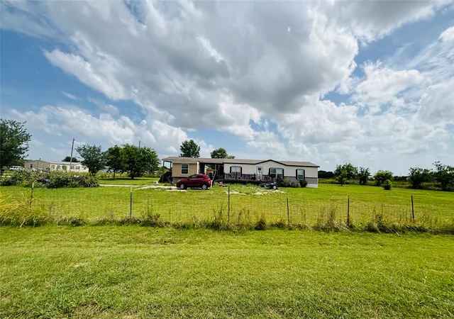 Photo 1 of Manufactured home for sale at 6629 Laurel Ln, Joshua, TX 76058 | MLS# 21335092 | Listing updated on 2026-07-31