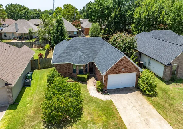 Photo 1 of Single family home for sale at 221 Quail Run, Aubrey, TX 76227 | MLS# 21330908 | Listing updated on 2026-10-02