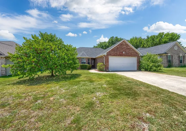Photo 2 of Single family home for sale at 221 Quail Run, Aubrey, TX 76227 | MLS# 21330908 | Listing updated on 2026-10-02