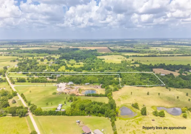 Photo 3 of Sale Pending at 3721 County Road 4040, Whitewright, TX 75491 | MLS# 21333697 | Listing updated on 2026-09-28