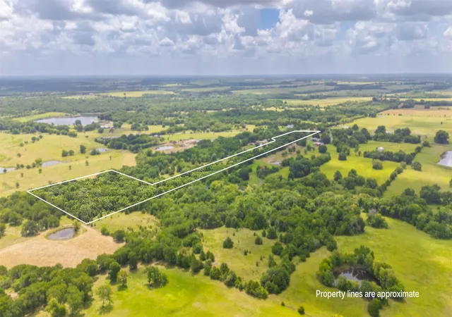 Photo 4 of Sale Pending at 3721 County Road 4040, Whitewright, TX 75491 | MLS# 21333697 | Listing updated on 2026-09-28