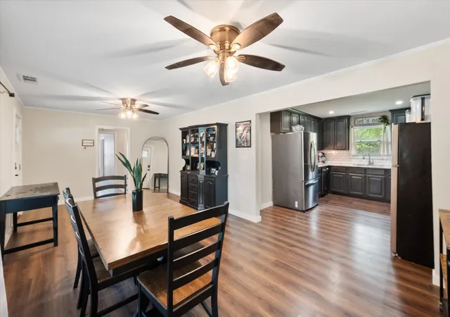 Photo 4 of Single family home for sale at 1437 Ficklin Ave, Corsicana, TX 75110 | MLS# 21334865 | Listing updated on 2026-09-10