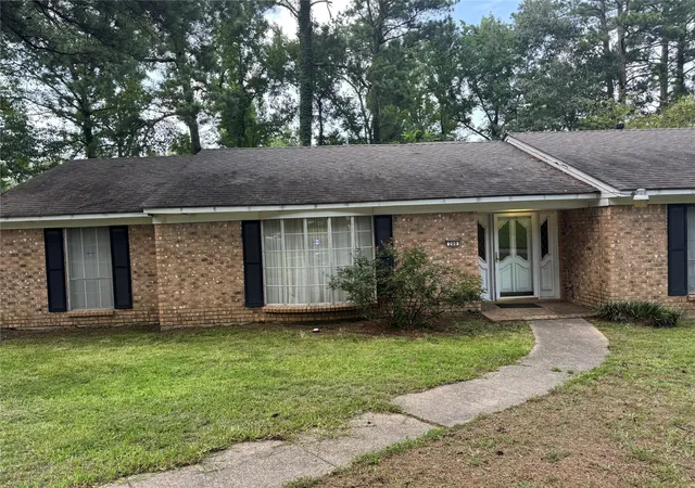 Photo 1 of Single family home for sale at 200 Medallion Cir, Shreveport, LA 71119 | MLS# 21334305 | Listing updated on 2026-09-11