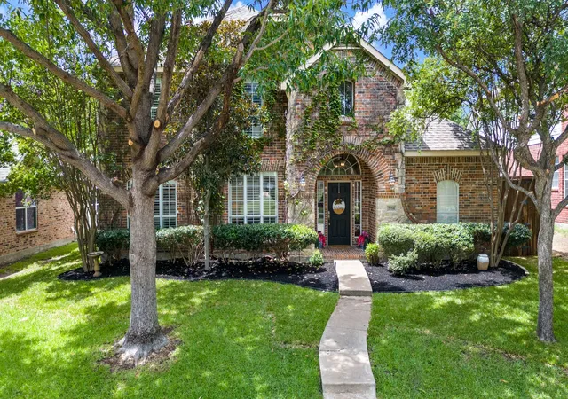 Photo 1 of Sale Pending at 1714 Montura Ln, Frisco, TX 75033 | MLS# 21334987 | Listing updated on 2026-09-13
