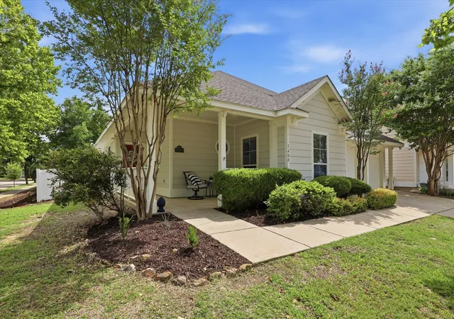 Photo 3 of Single family home for sale at 1408 Mountain Laurel Dr, Savannah, TX 76227 | MLS# 21334959 | Listing updated on 2026-09-26