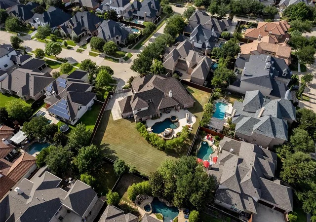 Photo 2 of Mansion for sale at 10104 Claiborne Ln, Frisco, TX 75033 | MLS# 21335098 | Listing updated on 2026-09-09