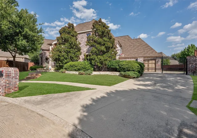 Photo 3 of Single family home for sale at 10104 Claiborne Ln, Frisco, TX 75033 | MLS# 21335098 | Listing updated on 2026-09-09
