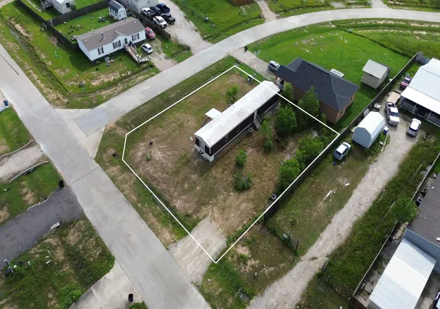 Photo 3 of Manufactured home for sale at 24 Road 5203, Cleveland, TX 77327 | MLS# 21334989 | Listing updated on 2026-09-10