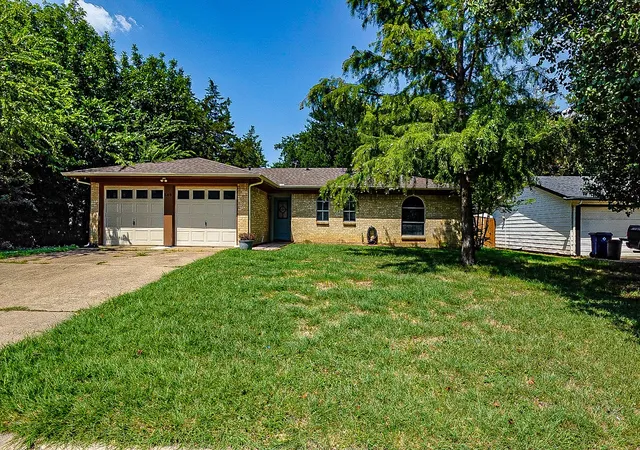 Photo 1 of Single family home for sale at 548 Nw Newton Dr, Burleson, TX 76028 | MLS# 21334777 | Listing updated on 2026-09-11