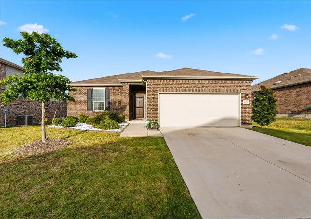 Photo 1 of Single family home for sale at 2804 Brisco Wy, Aubrey, TX 76227 | MLS# 21335379 | Listing updated on 2026-09-09