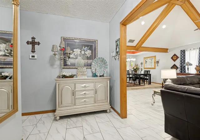 Photo 3 of Sale Pending at 2904 Pitkin Dr, Arlington, TX 76006 | MLS# 21330964 | Listing updated on 2026-07-28