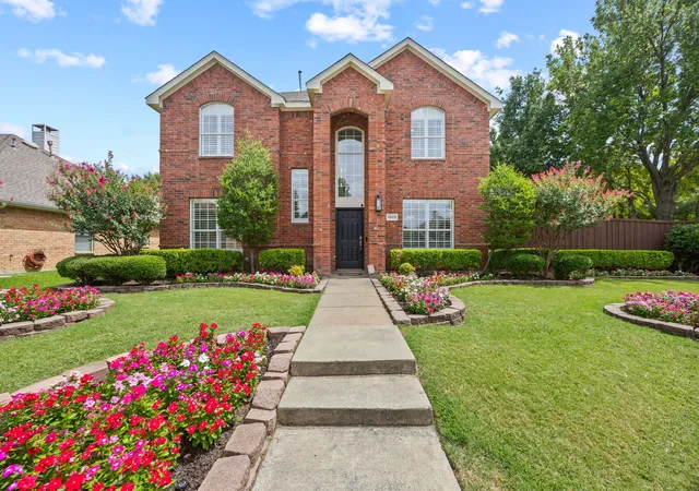 Photo 3 of Sale Pending at 9503 Saddle Dr, Frisco, TX 75035 | MLS# 21320516 | Listing updated on 2026-09-09