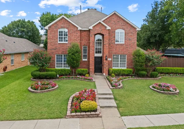 Photo 3 of Sale Pending at 9503 Saddle Dr, Frisco, TX 75035 | MLS# 21320516 | Listing updated on 2026-09-09