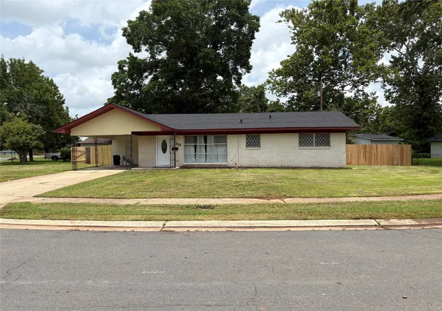 Photo 2 of Single family home for sale at 1116 Len St, Bossier City, LA 71111 | MLS# 21335346 | Listing updated on 2026-09-13