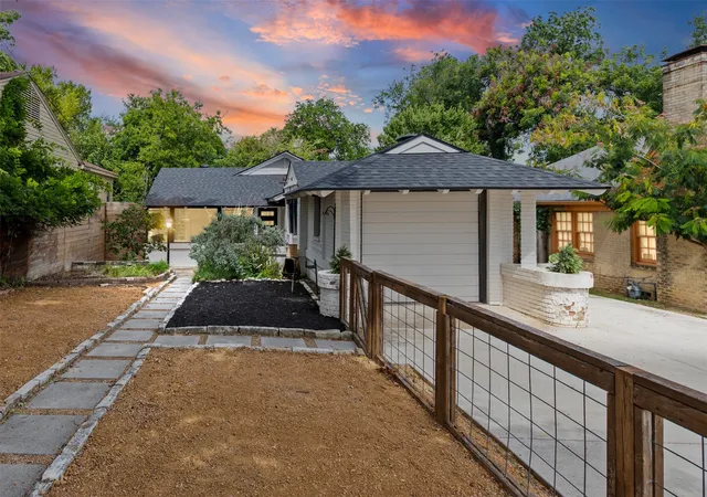 Photo 1 of Single family home for sale at 311 N Tennant St, Dallas, TX 75208 | MLS# 21334636 | Listing updated on 2026-09-10