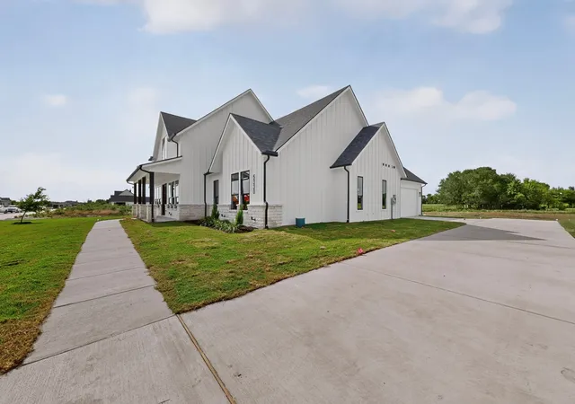 Photo 3 of Sale Pending at 5330 Sunset Rd, Caddo Mills, TX 75135 | MLS# 21335177 | Listing updated on 2026-09-27