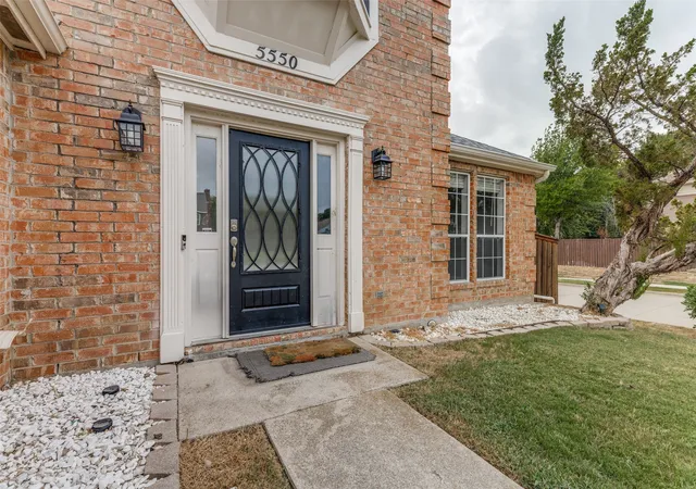 Photo 3 of Single family home for sale at 5550 Rocky Mountain Rd, Fort Worth, TX 76137 | MLS# 21335472 | Listing updated on 2026-09-13