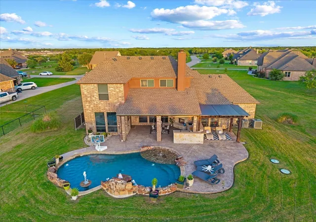 Photo 2 of Sale Pending at 5062 White Pine Dr, Royse City, TX 75189 | MLS# 21335377 | Listing updated on 2026-10-05