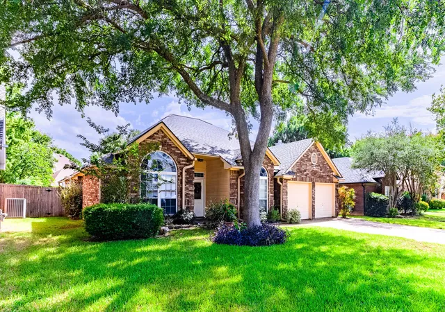 Single family home for sale at 2206 S Branch Dr, Arlington, TX 76001 | MLS# 21332946